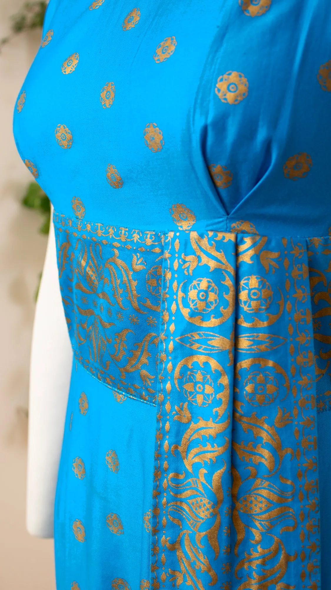 1960s Metallic Gold Printed Hawaiian Wiggle Dress | medium