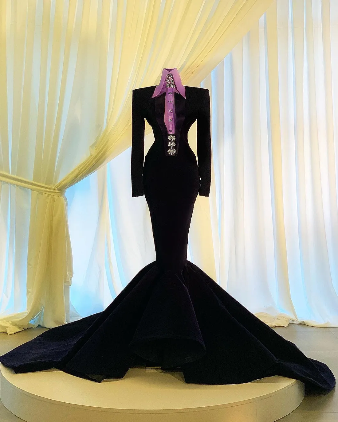 Samantha Black Elegant Long Sleeves Evening Dress